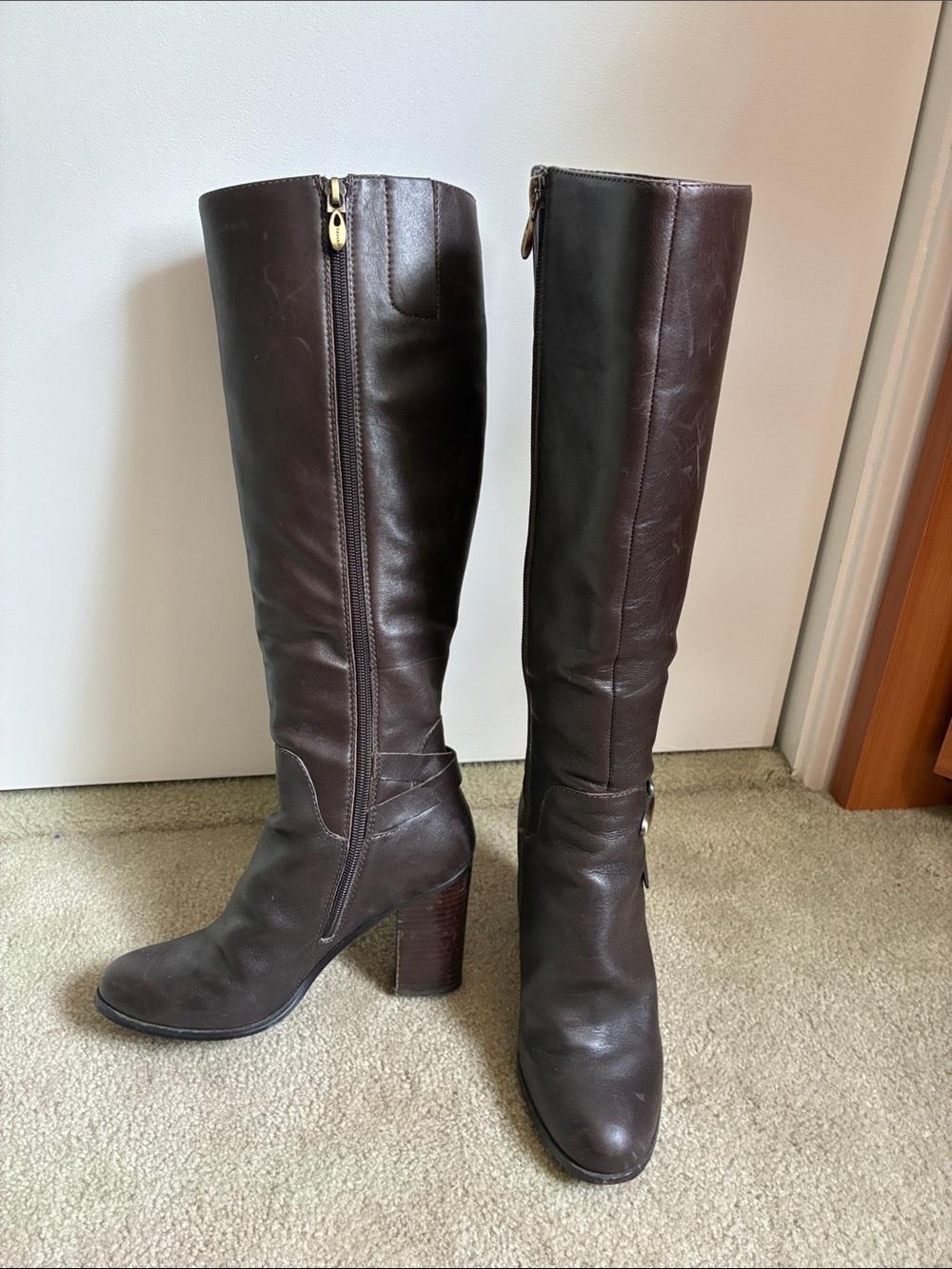 Women’s Dark Brown Knee-High Leather Boots